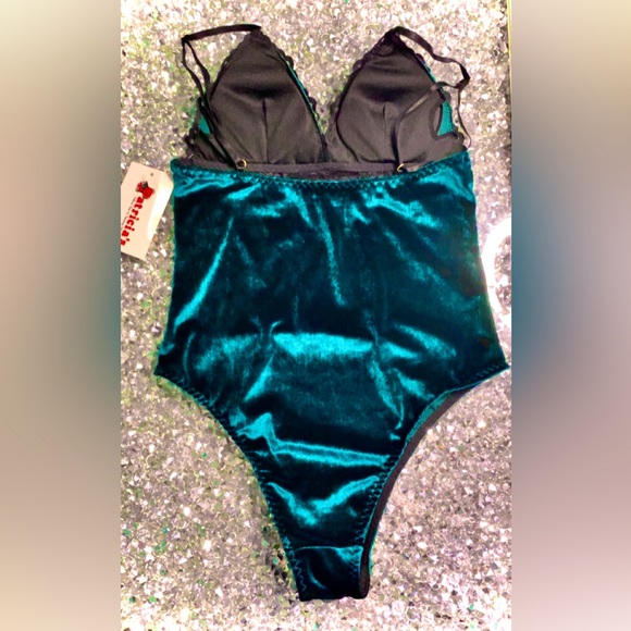 SM- Velvet turquoise/blue teddy with black lace - Picture 2 of 2